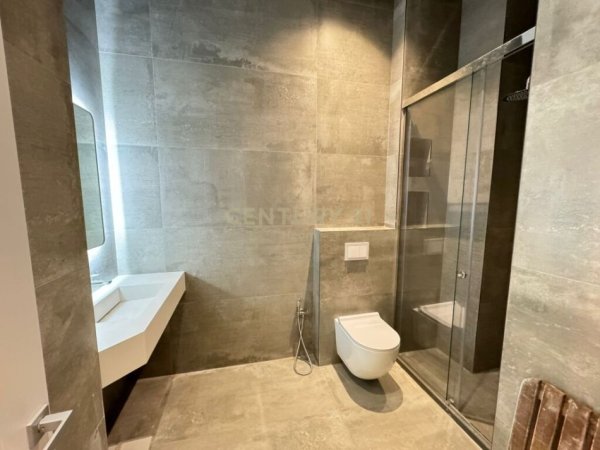 Tirane, shitet apartament 2+1 Kati 1, 100 m² 160.000 € (liqeni i thate)
