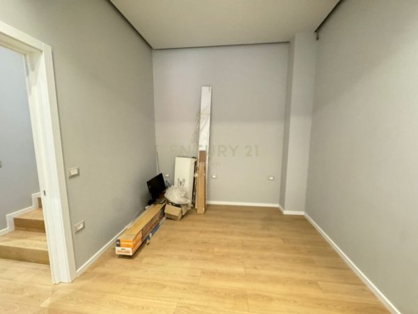 Tirane, shitet apartament 2+1 Kati 1, 100 m² 160.000 € (liqeni i thate)