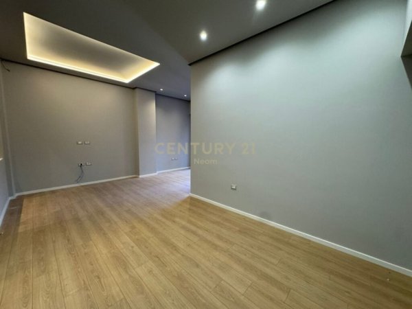 Tirane, shitet apartament 2+1 Kati 1, 100 m² 160.000 € (liqeni i thate)