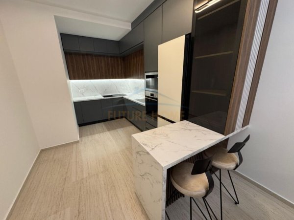 Tirane, shitet apartament 2+1+Aneks+Ballkon Kati 0, 113 m² 