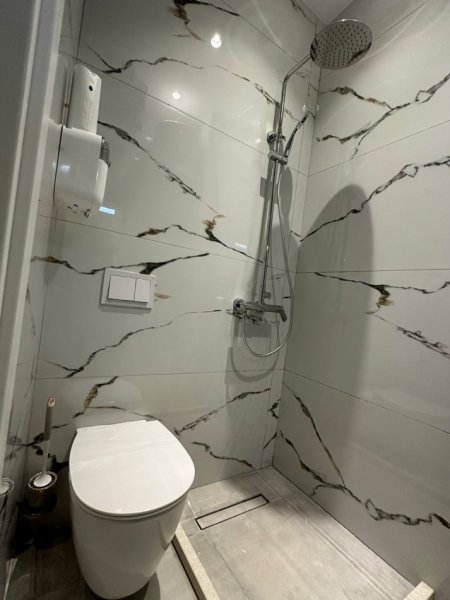 Tirane, jepet me qera apartament 1+1 Kati 2, 50 m² 700 € (Pallatet Agimi)