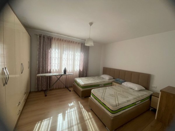 Tirane, jepet me qera apartament 1+1 Kati 1, 60 m² 450 € (Tregu elektrik)