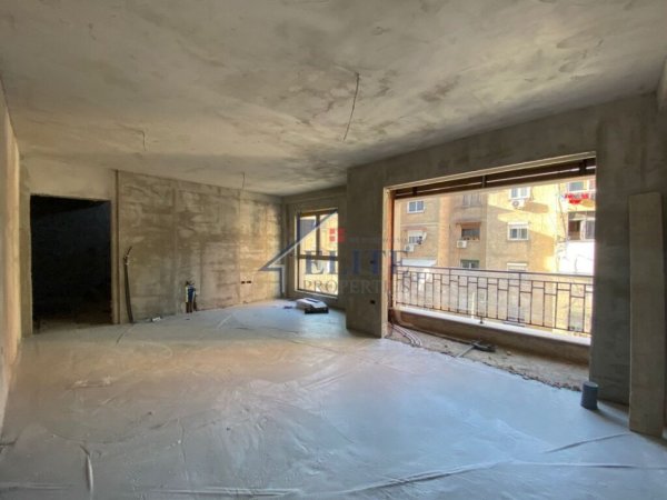 Tirane, shitet apartament 1+1+Ballkon Kati 2, 77 m² 170.000 € (Shkolla e Kuqe)