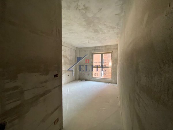 Tirane, shitet apartament 1+1+Ballkon Kati 2, 77 m² 170.000 € (Shkolla e Kuqe)