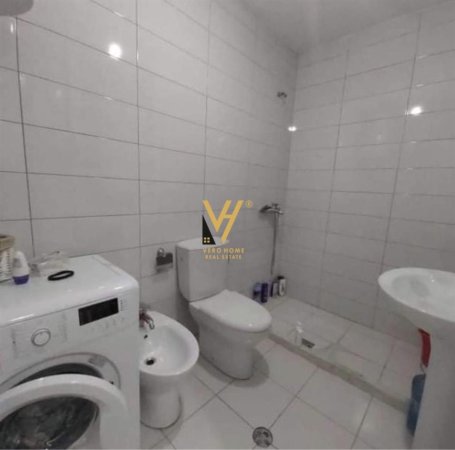 Tirane, jepet me qera apartament 2+1+Ballkon Kati 3, 85 m² 700 € (QENDRA KRISTAL)