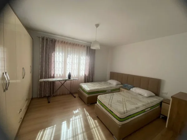 Tirane, jepet me qera apartament 1+1 Kati 2, 56 m² 450 €