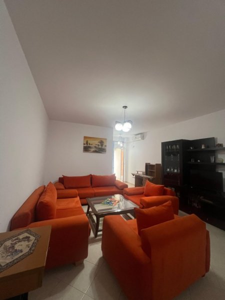 Tirane, jepet me qera apartament 2+1+Ballkon Kati 2, 112 m² 700 € (Don Bosko)