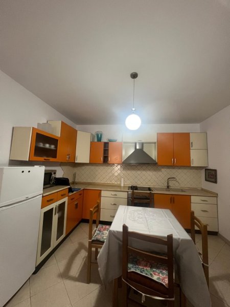Tirane, jepet me qera apartament 2+1+Ballkon Kati 2, 112 m² 700 € (Don Bosko)
