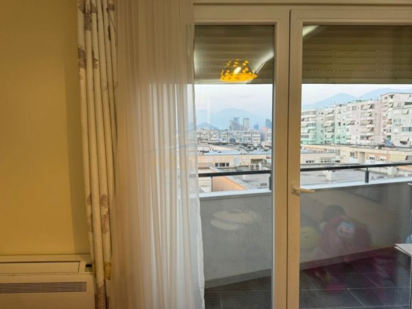 Tirane, jepet me qera apartament 1+1+Ballkon Kati 6, 75 m² 850 € (Komuna e Parisit)