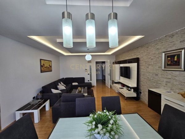 Tirane, jepet me qera apartament 2+1+Aneks+Ballkon Kati 12, 112 m² (ISH EKSPOZITA)