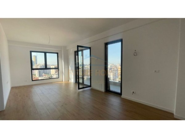 Tirane, jepet me qera apartament 2+1 Kati 9, 75 m² 800 € (Pazari i Ri)