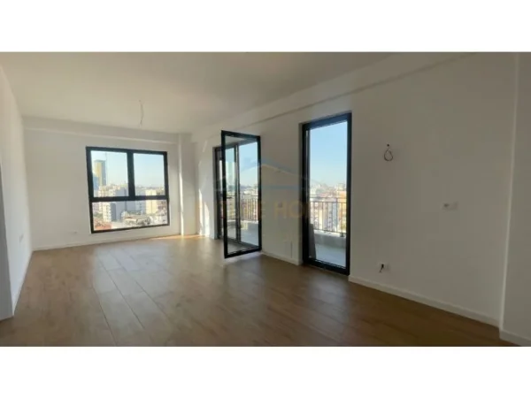 Tirane, jepet me qera apartament 2+1 Kati 9, 75 m² 800 € (Pazari i Ri)