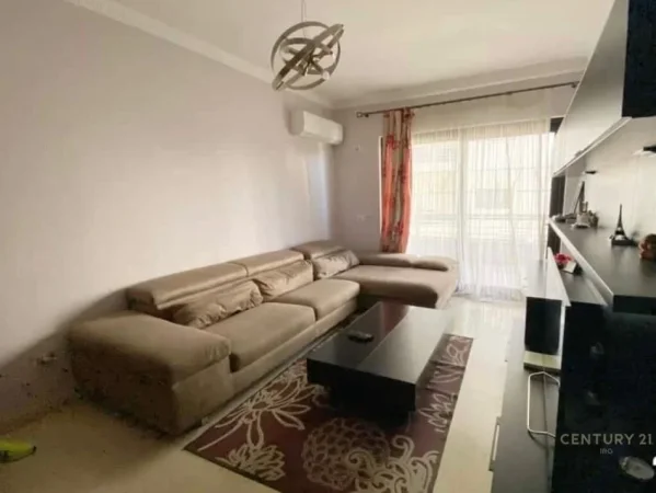 Tirane, jepet me qera apartament 1+1+Aneks+Ballkon Kati 1, 108 m² 750 € (LIQENI I THATE)