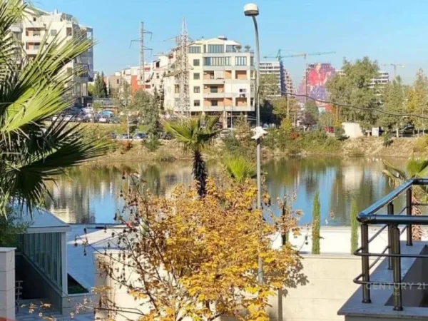 Tirane, jepet me qera apartament 1+1+Aneks+Ballkon Kati 1, 108 m² 750 € (LIQENI I THATE)