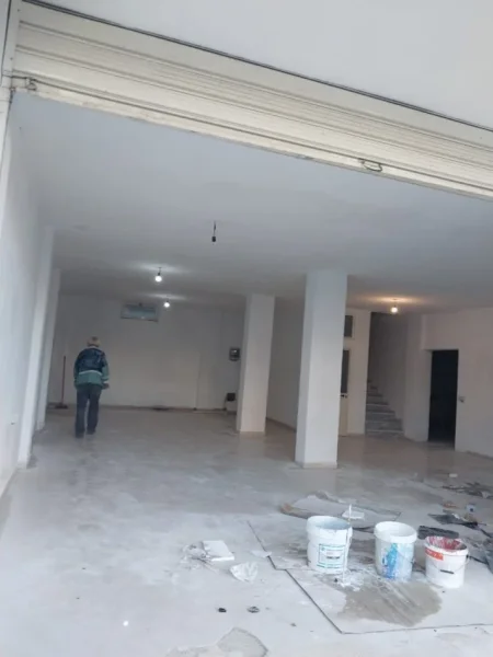 Tirane, jepet me qera ambjent biznesi Kati 0, 600 m² 400 € (Kodra e Priftit)