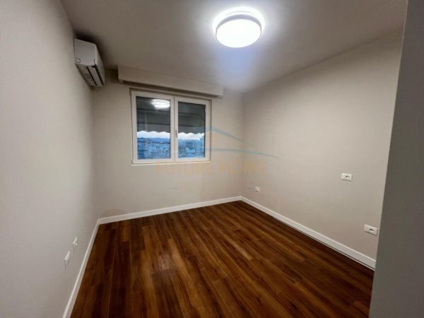 Tirane, jepet me qera apartament 2+1+Ballkon Kati 11, 120 m² 1.200 € (Bllok)
