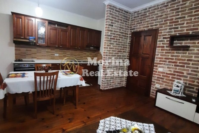 Tirane, jepet me qera Vile 4+1 Kati 2, 288 m² 1.400 € (Ndroq)