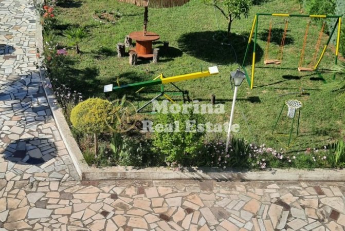 Tirane, jepet me qera Vile 4+1 Kati 2, 288 m² 1.400 € (Ndroq)
