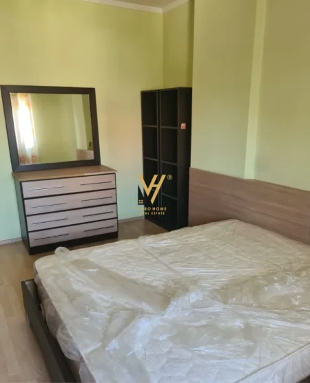 Tirane, jepet me qera apartament 2+1+Ballkon Kati 5, 106 m² 700 € (BLLOK)