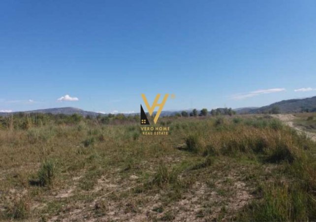 Tirane, shitet toke , 2.900 m² 358.500 € (VORE)