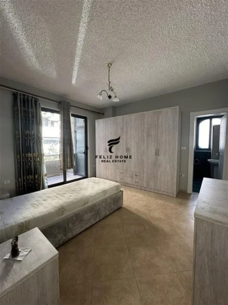 Tirane, jepet me qera apartament 3+1 Kati 2, 160 m² 90.000 LEKE (RRUGA E KOSOVAREVE)