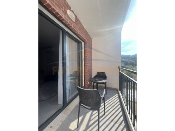 Tirane, jepet me qera apartament 1+1+Ballkon Kati 1, 65 m² 600 € (Kopshti Botanik)