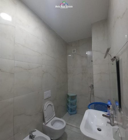 Tirane, jepet me qera apartament 2+1 Kati 5, 90 m² 500 € (Ali Demi)