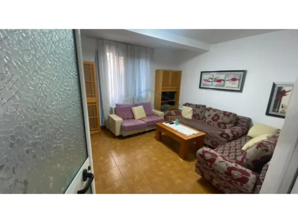 Tirane, shitet apartament 3+1 Kati 2, 107 m² 140.000 € (Rruga Idriz Dollaku)