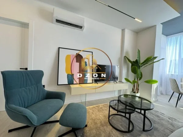 Apartament 1+1 Modern për Qera tek Komuna e Parisit, me Pamje të Kopshtit Botanik!