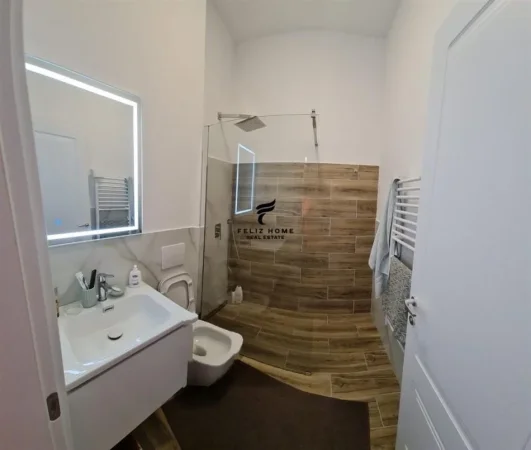 Durres, shitet apartament+verande | Penthouse 3+1 Kati 5, 130 m² 300.000 € (GOLEM)