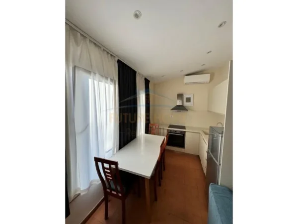 Tirane, jepet me qera apartament 2+1 Kati 3, 120 m² 750 € (Rruga Nikolla Lena)