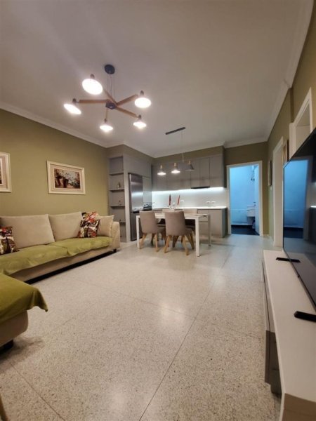 Tirane, jepet me qera apartament 2+1+Ballkon Kati 1, 100 m² 800 € (Rruga e dibres prane viles gold)