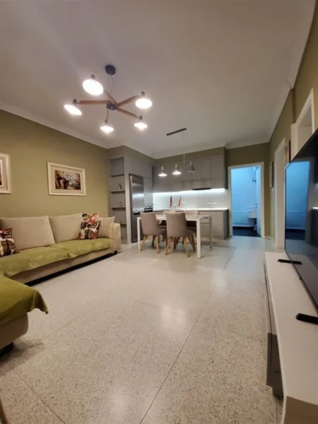 Tirane, jepet me qera apartament 2+1+Ballkon Kati 1, 100 m² 800 € (Rruga e dibres prane viles gold)