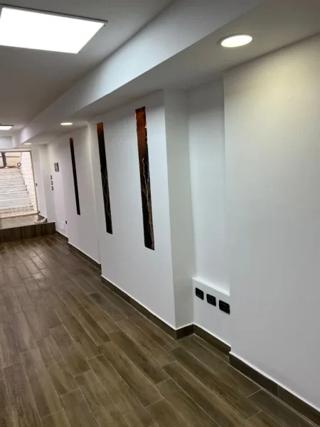 Tirane, shitet dyqan Kati -1, 60 m² 139.000 € (Myslym Shyri)