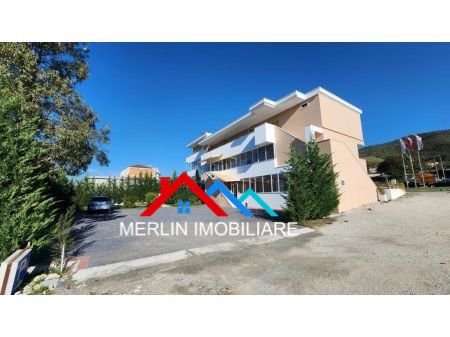 Tirane, jap me qera hotel 600 m² 3.500 Euro (Rr. e Ndroqit.)