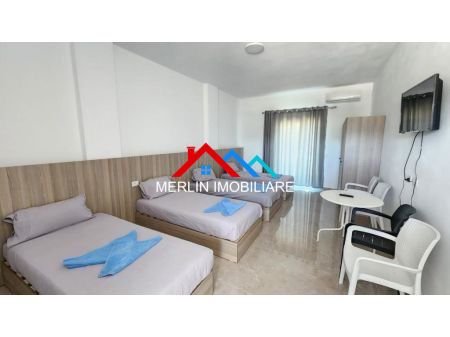Tirane, jap me qera hotel 600 m² 3.500 Euro (Rr. e Ndroqit.)