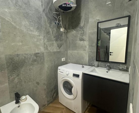 Tirane, jepet me qera apartament 2+1 Kati 7, 100 m² 600 € (rruga Dibres)