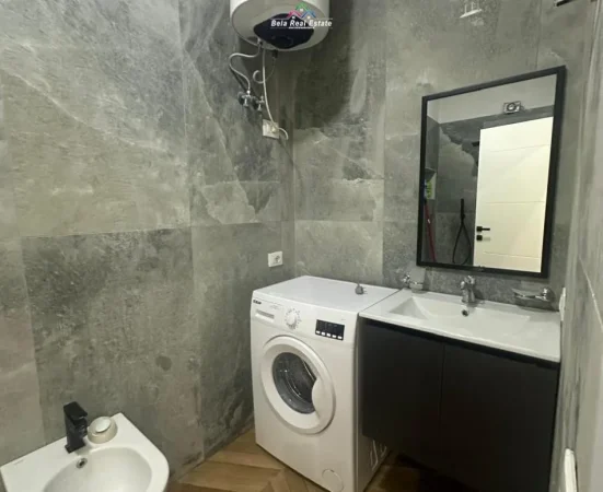 Tirane, jepet me qera apartament 2+1 Kati 7, 100 m² 600 € (rruga Dibres)