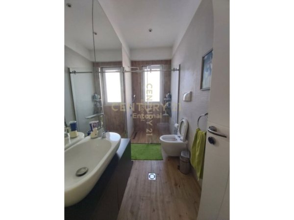 Tirane, jepet me qera apartament duplex Dublex Kati 1, 170 m² 1.300 € (Kodra e Diellit 1)