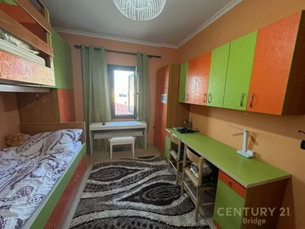 Tirane, shes apartament 2+1+Aneks+Ballkon Kati 3, 87 m² 140.000 € (Selite)