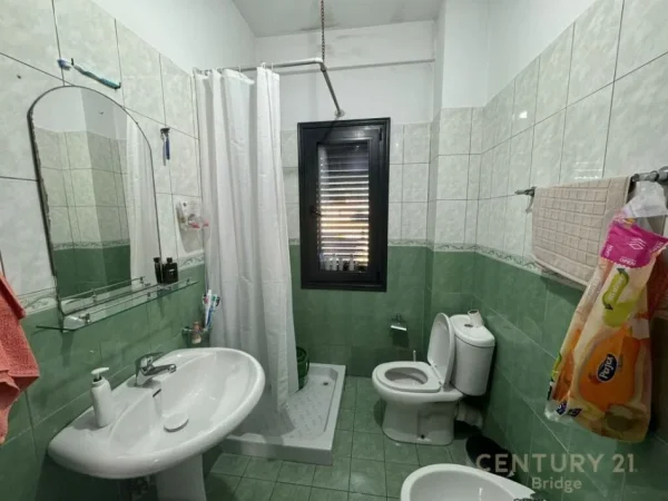 Tirane, shes apartament 2+1+Aneks+Ballkon Kati 3, 87 m² 140.000 € (Selite)