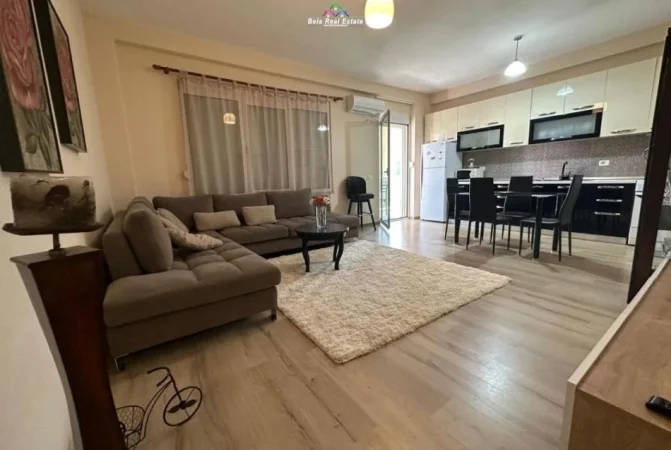 Tirane, jepet me qera apartament 2+1 Kati 2, 100 m² 700 € (hamdi sina)