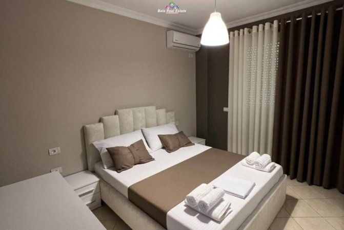 Tirane, jepet me qera apartament 1+1+Ballkon Kati 2, 85 m² 600 € (rruga Peti)