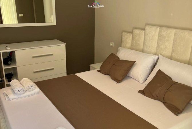 Tirane, jepet me qera apartament 1+1+Ballkon Kati 2, 85 m² 600 € (rruga Peti)