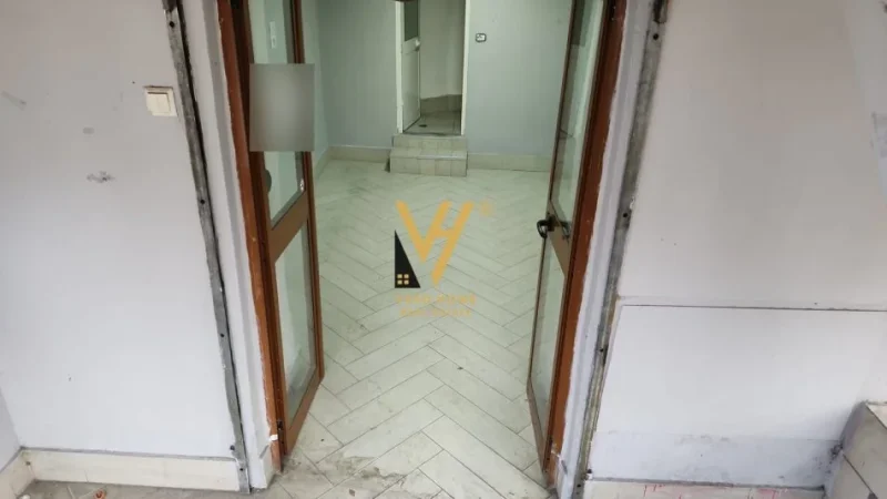 Tirane, shitet dyqan Kati 0, 17 m² 75.000 € (STACIONI I TRENIT)