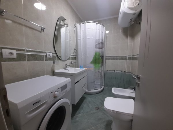 Tirane, jap me qera apartament 2+1+Ballkon Kati 8, 120 m² 650 € (Stacioni i Trenit)