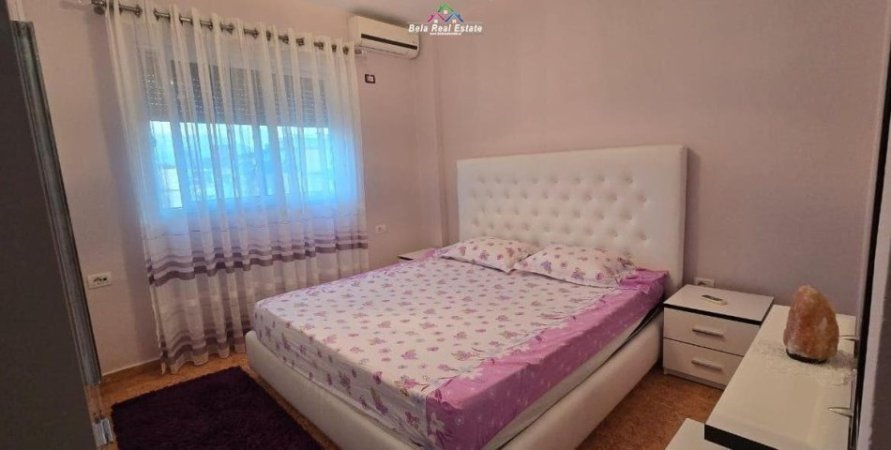 Tirane, jepet me qera apartament 1+1+Ballkon Kati 7, 55 m² 510 € (vace zela)