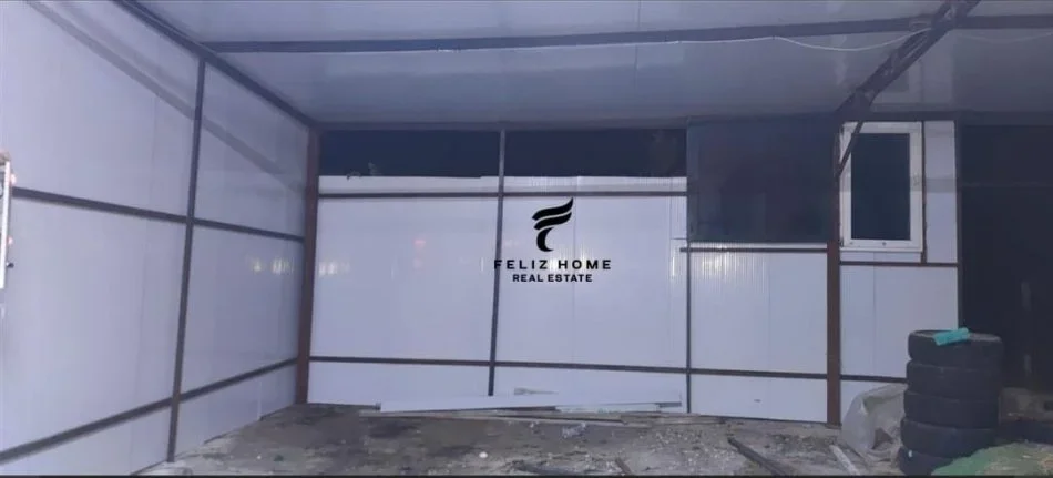 Tirane, jepet me qera magazine Kati 0, 120 m² 700 € (KOMBINAT)