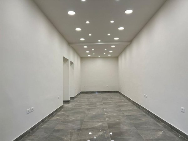 Tirane, shitet dyqan Kati 0, 89 m² 525.000 € (stadiumi dinamo)