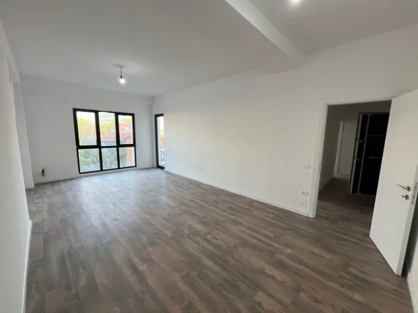 Tirane, shes apartament 2+1+Ballkon Kati 2, 114 m² 205.200 € (FARMACIA 10)